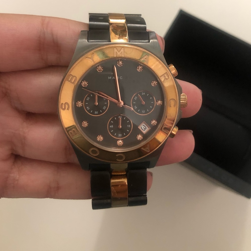 Marc Jacobs Watch - Picture 3 of 6